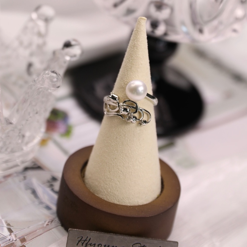 Elegant Gold and Silver Lily of the valley Pearl Rings - Picture 11 of 16